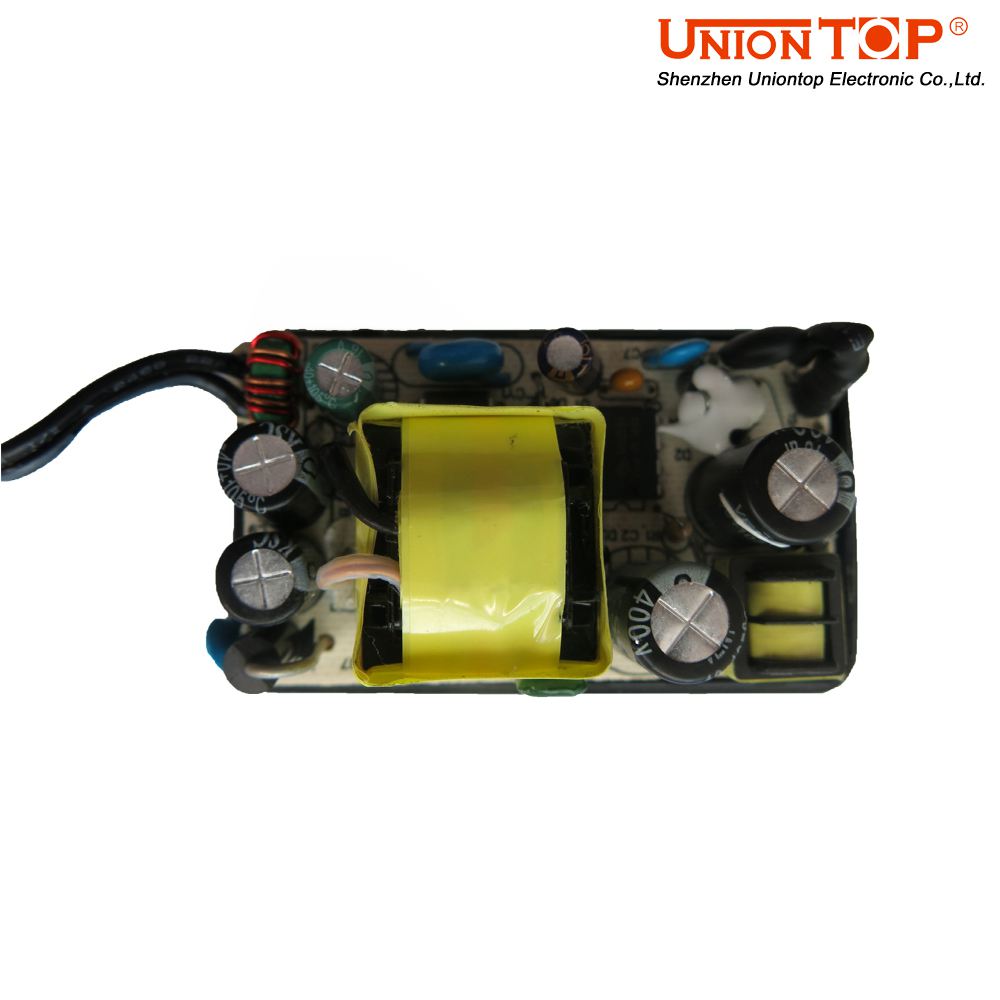 UT15-欧规12V1.25A插墙式电源适配器