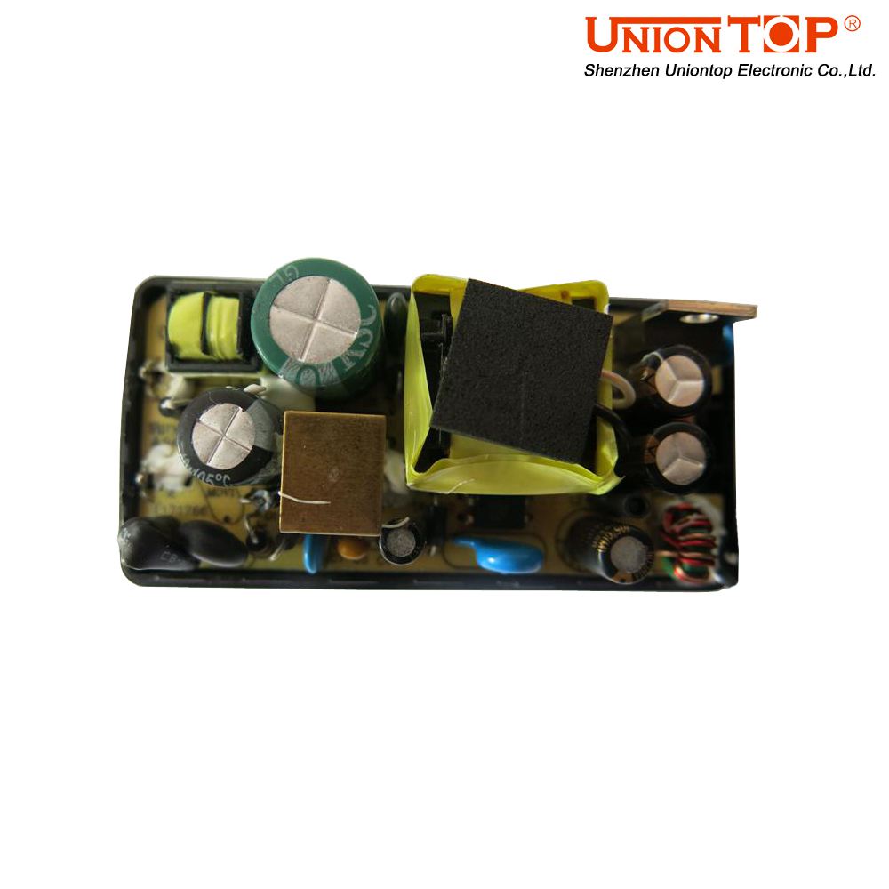UT20-24V0.63A多转换头电源适配器